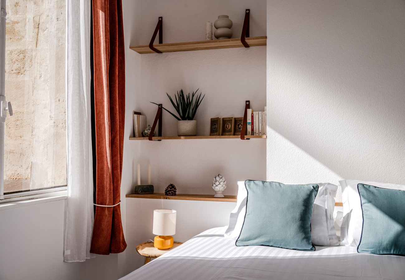 Apartment in Bordeaux - Triangle d'Or — Elegance & King Size bed