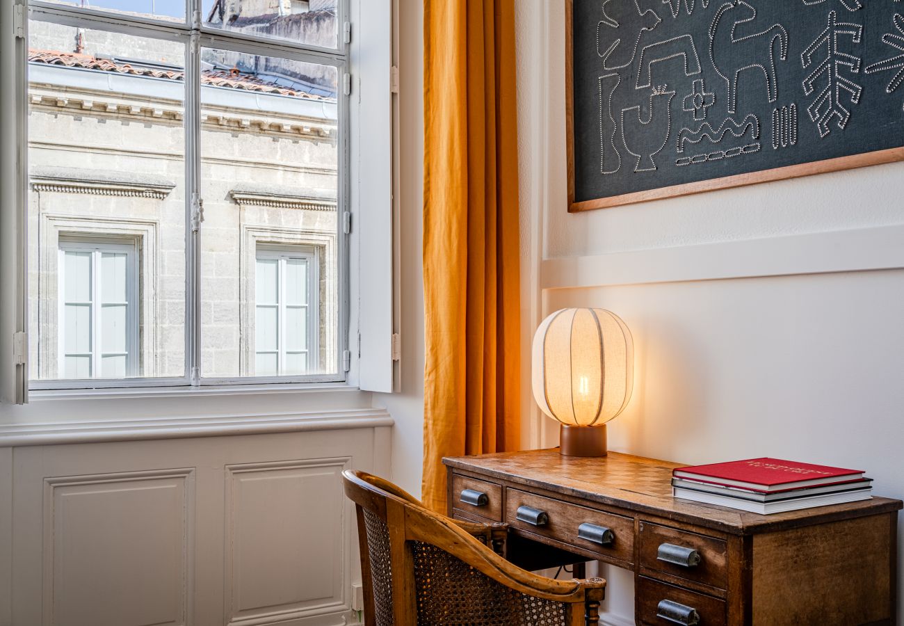 Apartment in Bordeaux - Triangle d'Or — Elegance & King Size bed