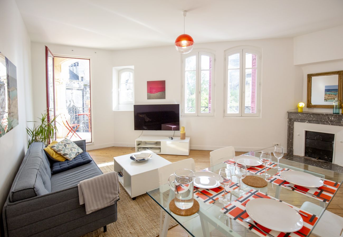 Appartement à Bordeaux - Bordeaux centre historique climatisé, Terrasse + Parking