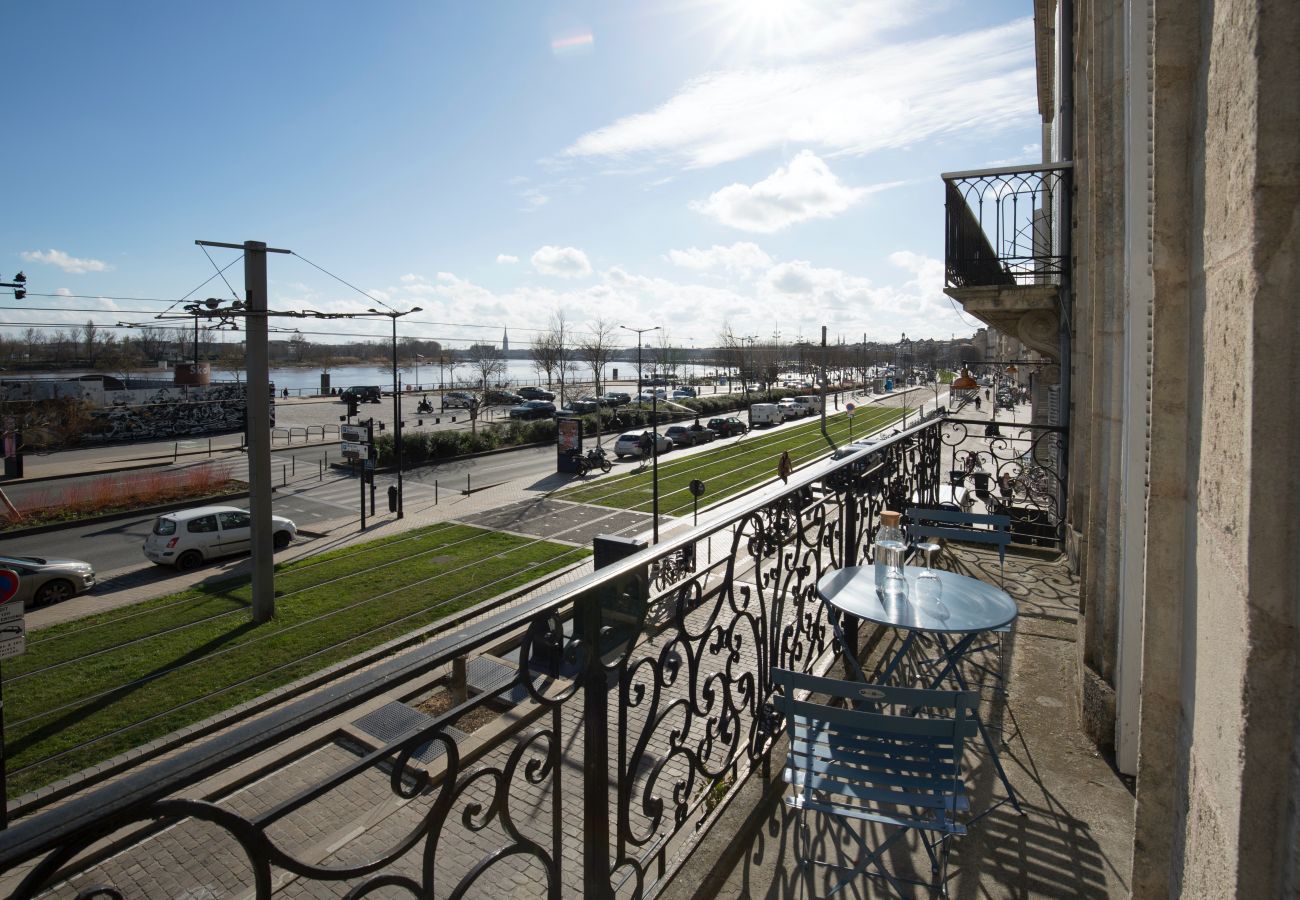 Appartement à Bordeaux - Superbe 160m2 avec vue sur les quais + Parking 