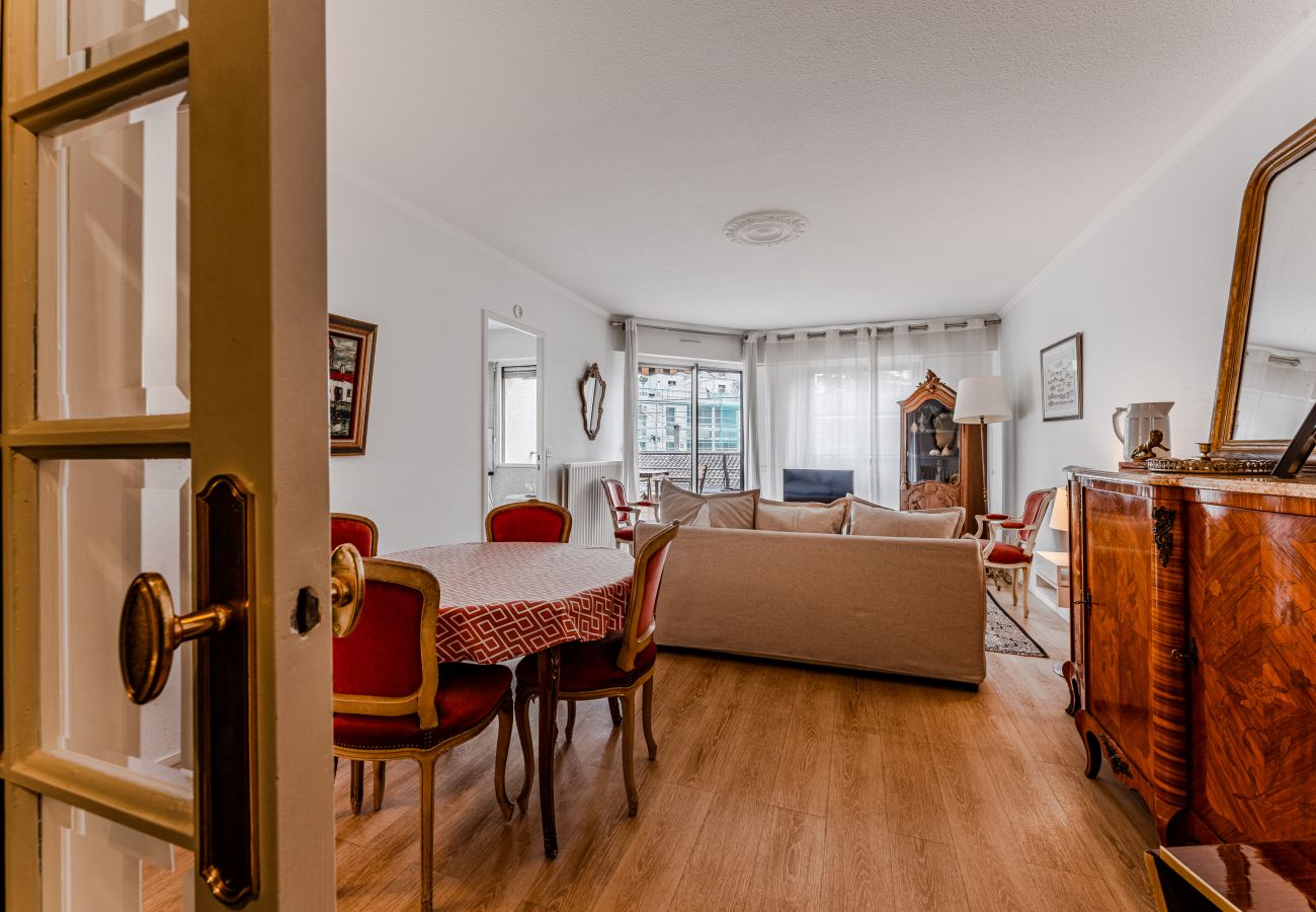 Appartement à Bordeaux - Spacieux 2 chambres, Terrasse, Parking, ascenseur