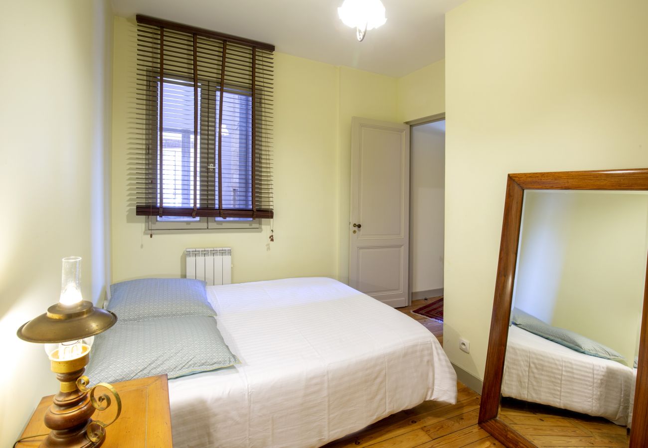 Appartement à Bordeaux - Centre historique, climatisé avec terrasse