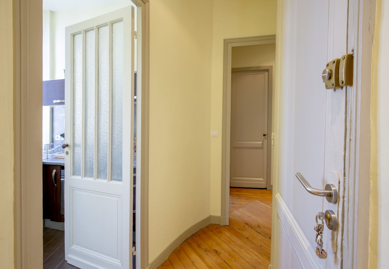 Appartement à Bordeaux - Centre historique, climatisé avec terrasse