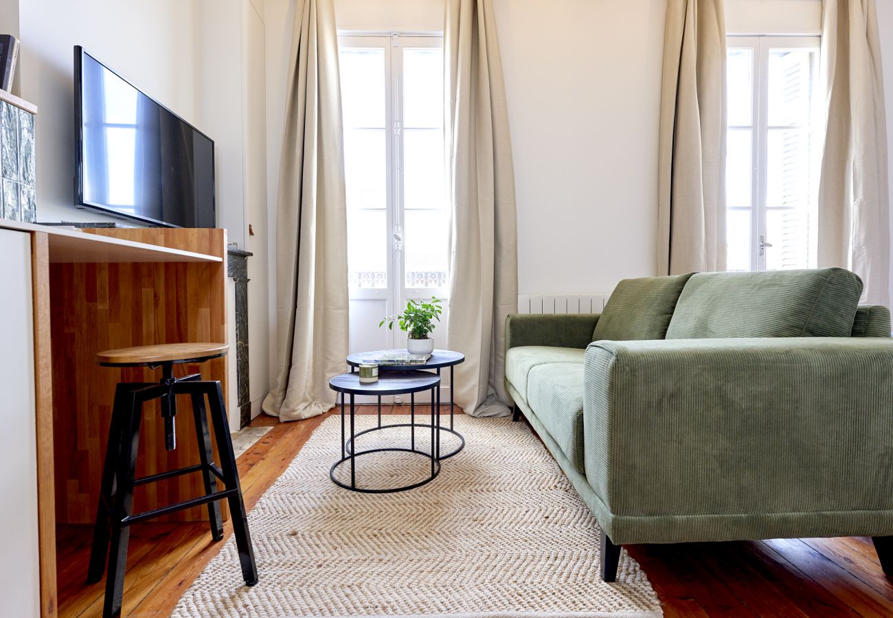 Studio à Bordeaux - Le Nid Vert, Studio place de la Victoire