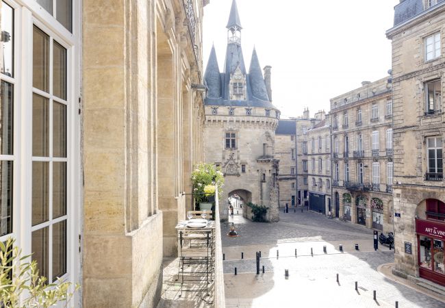 Appartement à Bordeaux - Place du Palais Bordeaux Centre Historique, balcon