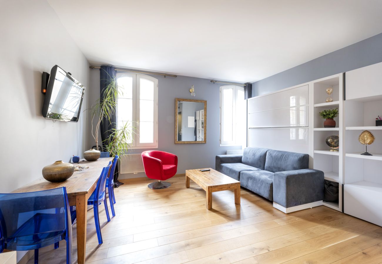 Studio à Bordeaux - Bordeaux centre ville, appartement calme + parking (sup)