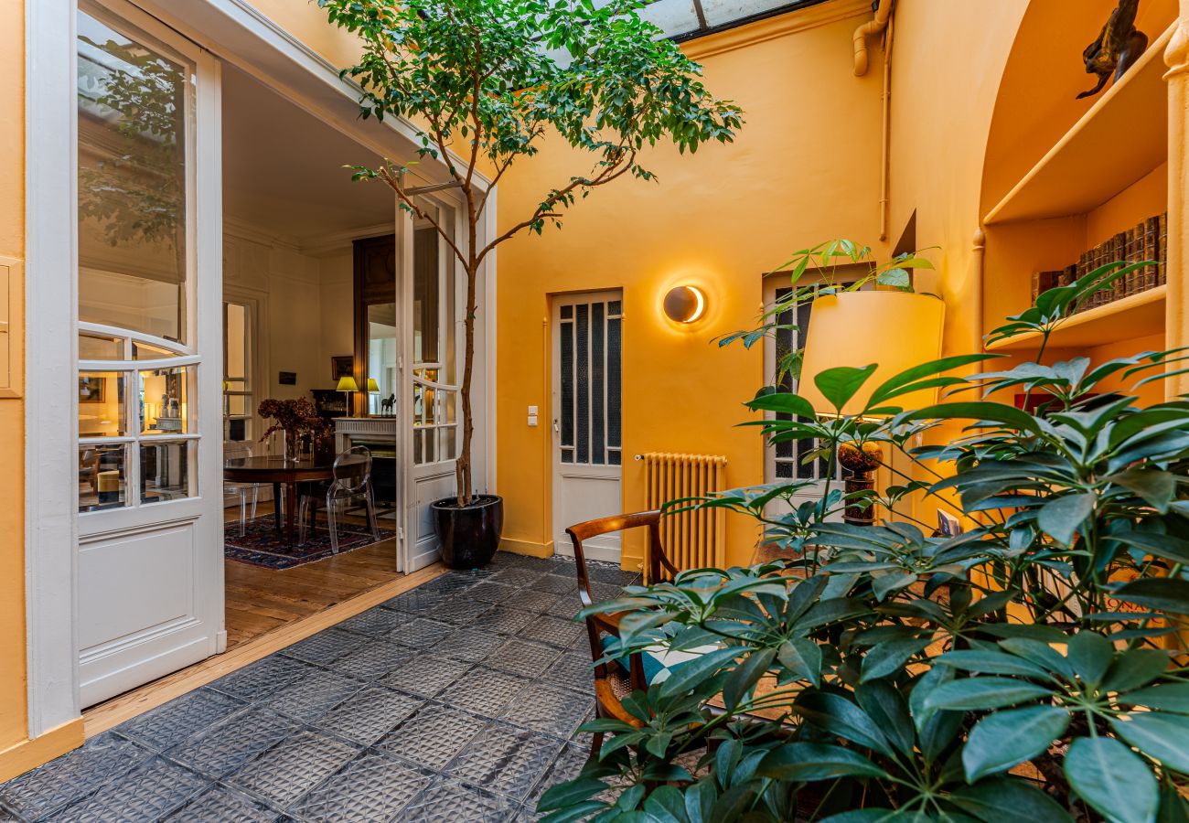 Appartement à Bordeaux - Bordeaux Centre : Élégance, Calme et Authenticité