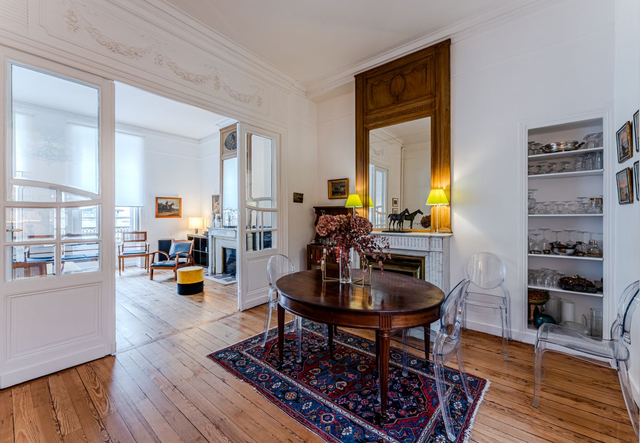 Appartement à Bordeaux - Bordeaux Centre : Élégance, Calme et Authenticité