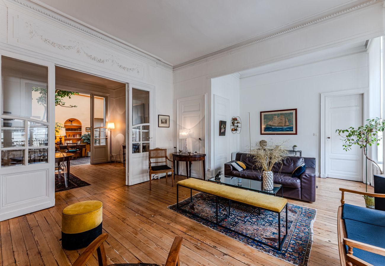 Appartement à Bordeaux - Bordeaux Centre : Élégance, Calme et Authenticité