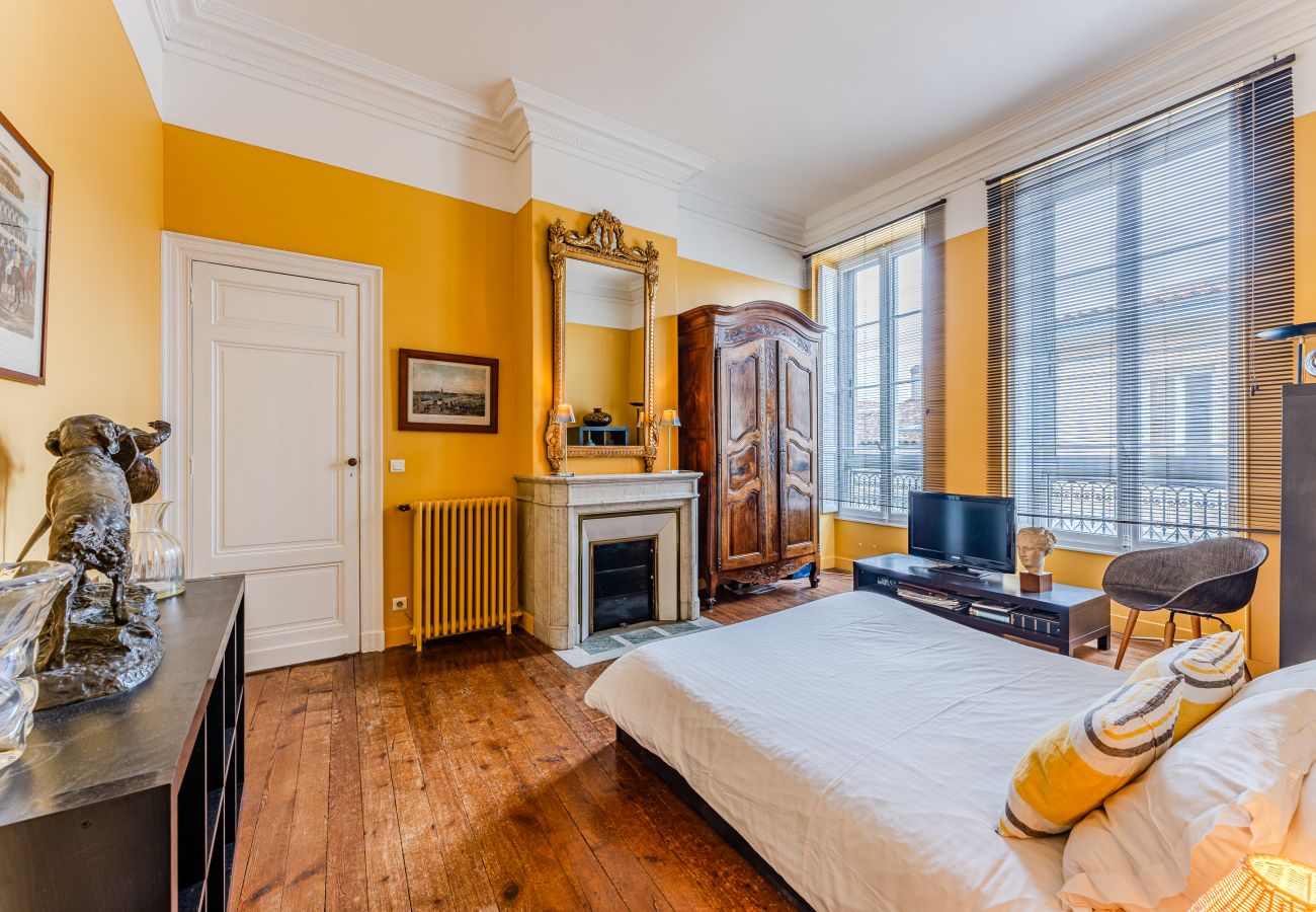 Appartement à Bordeaux - Bordeaux Centre : Élégance, Calme et Authenticité