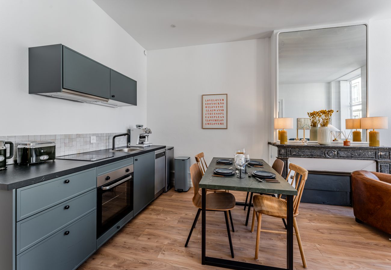Appartement à Bordeaux - Triangle d'Or — Élégance & lit King Size 