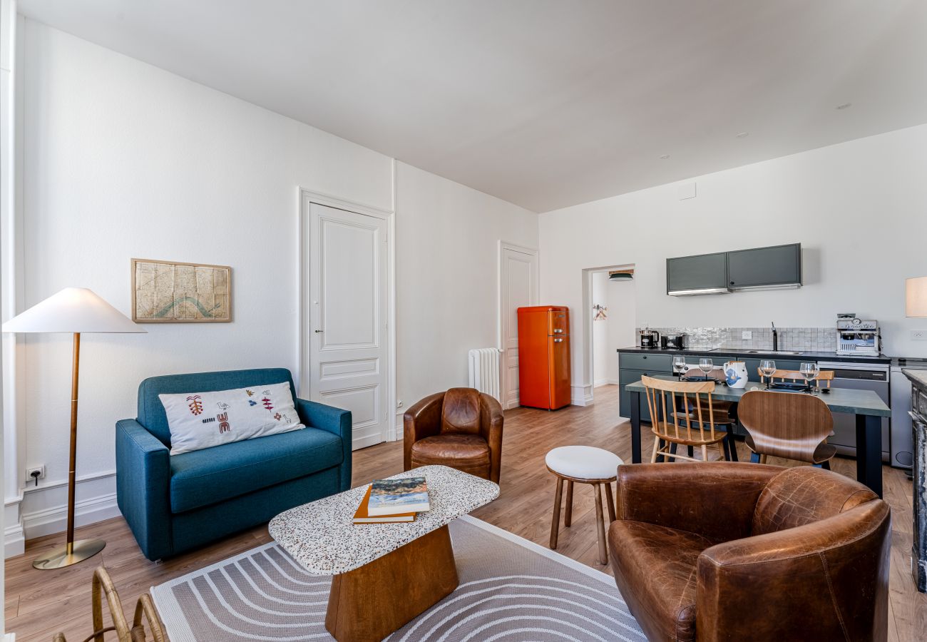 Appartement à Bordeaux - Triangle d'Or — Élégance & lit King Size 