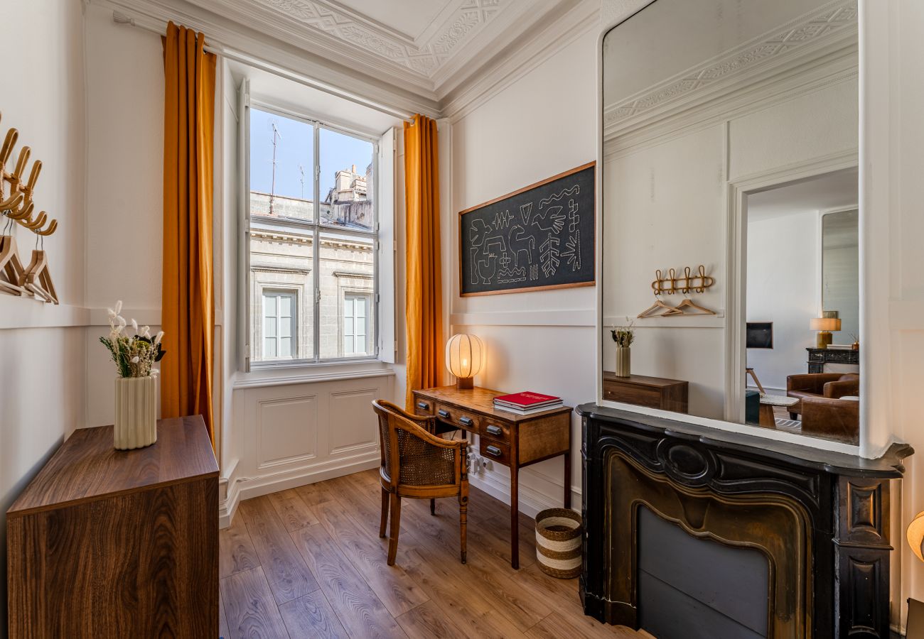 Appartement à Bordeaux - Triangle d'Or — Élégance & lit King Size 