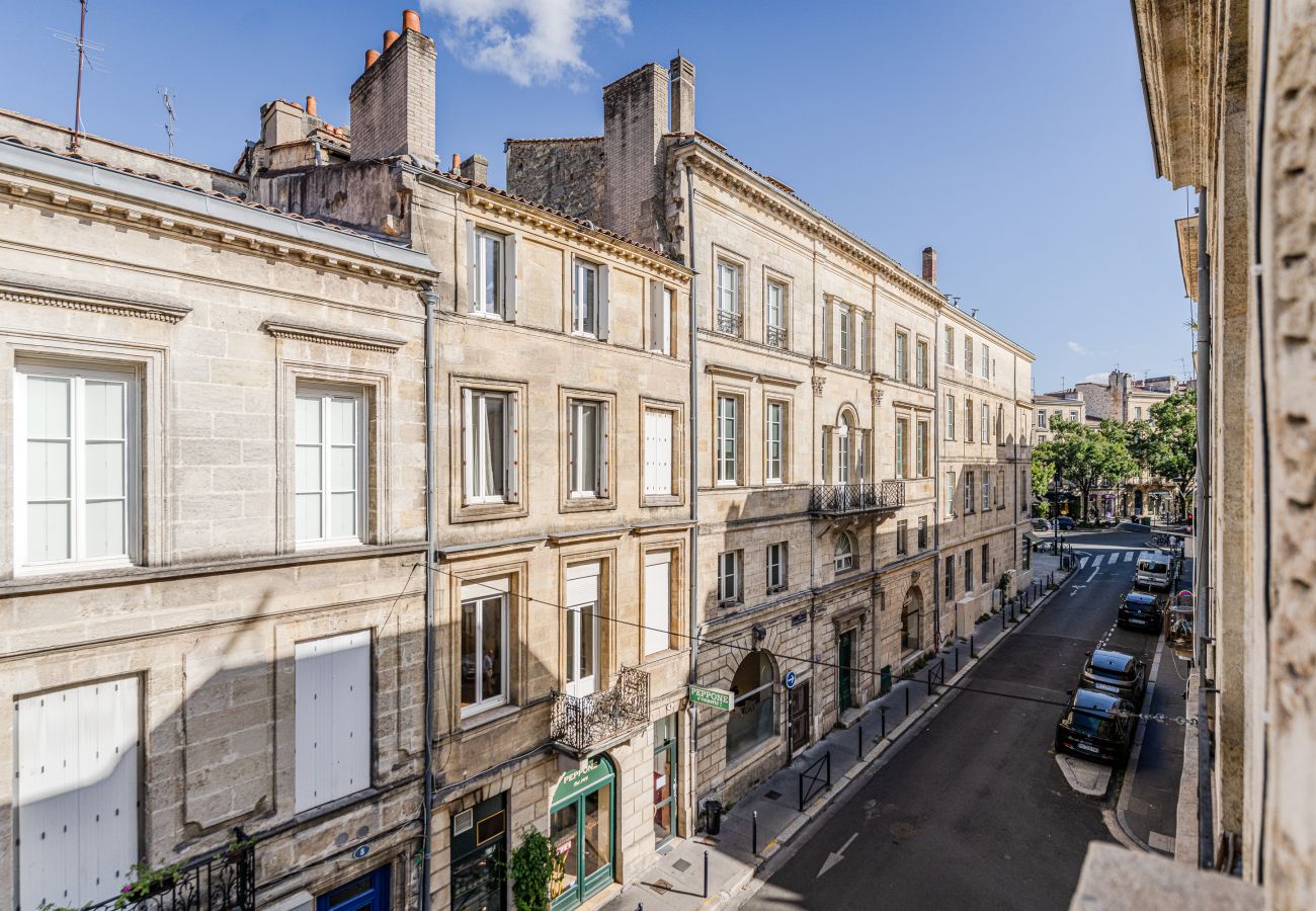 Appartement à Bordeaux - Triangle d'Or — Élégance & lit King Size 